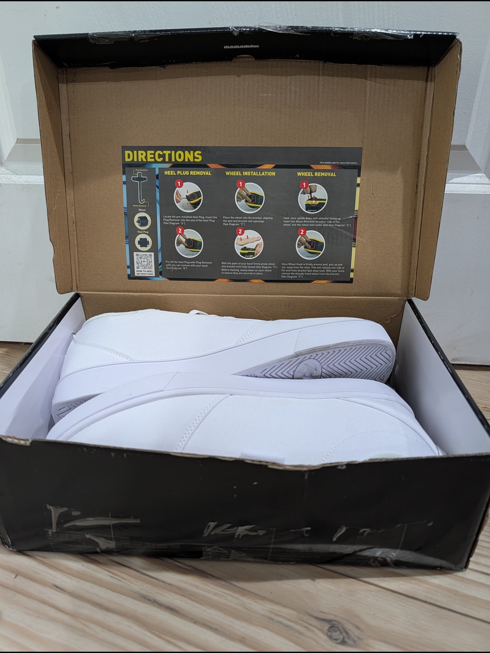 Heelys Men’s Size 12 White Skate Shoes Sneakers Hidden Wheels Like New - Picture 2 of 10
